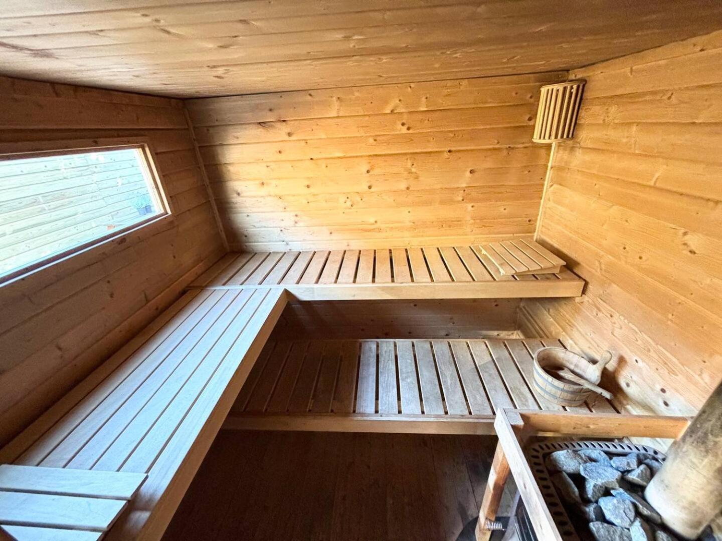 Bed And Breakfast Heerenveen Centrum Met Prive Sauna En Jacuzzi Экстерьер фото